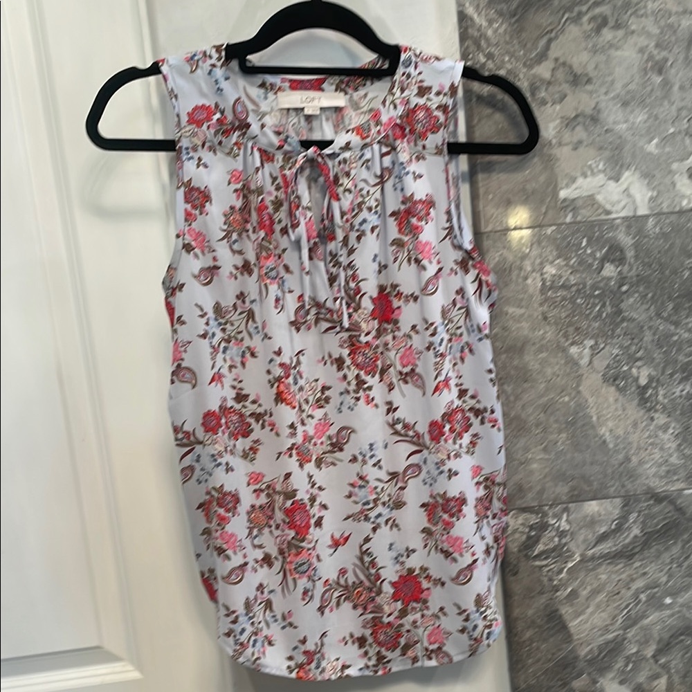 LOFT Women's Floral Sleeveless Top - White and Pink